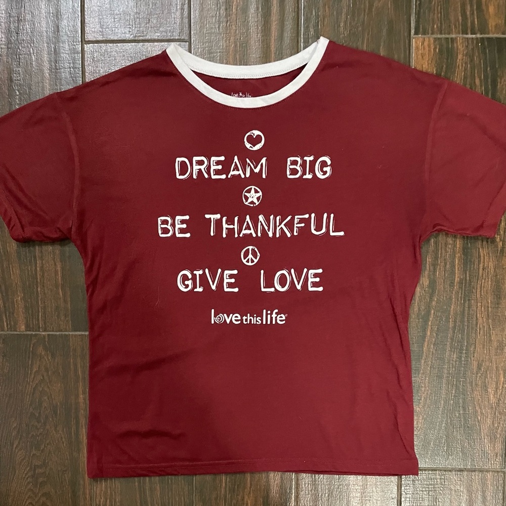 Junior size M - Love This Life graphic tee